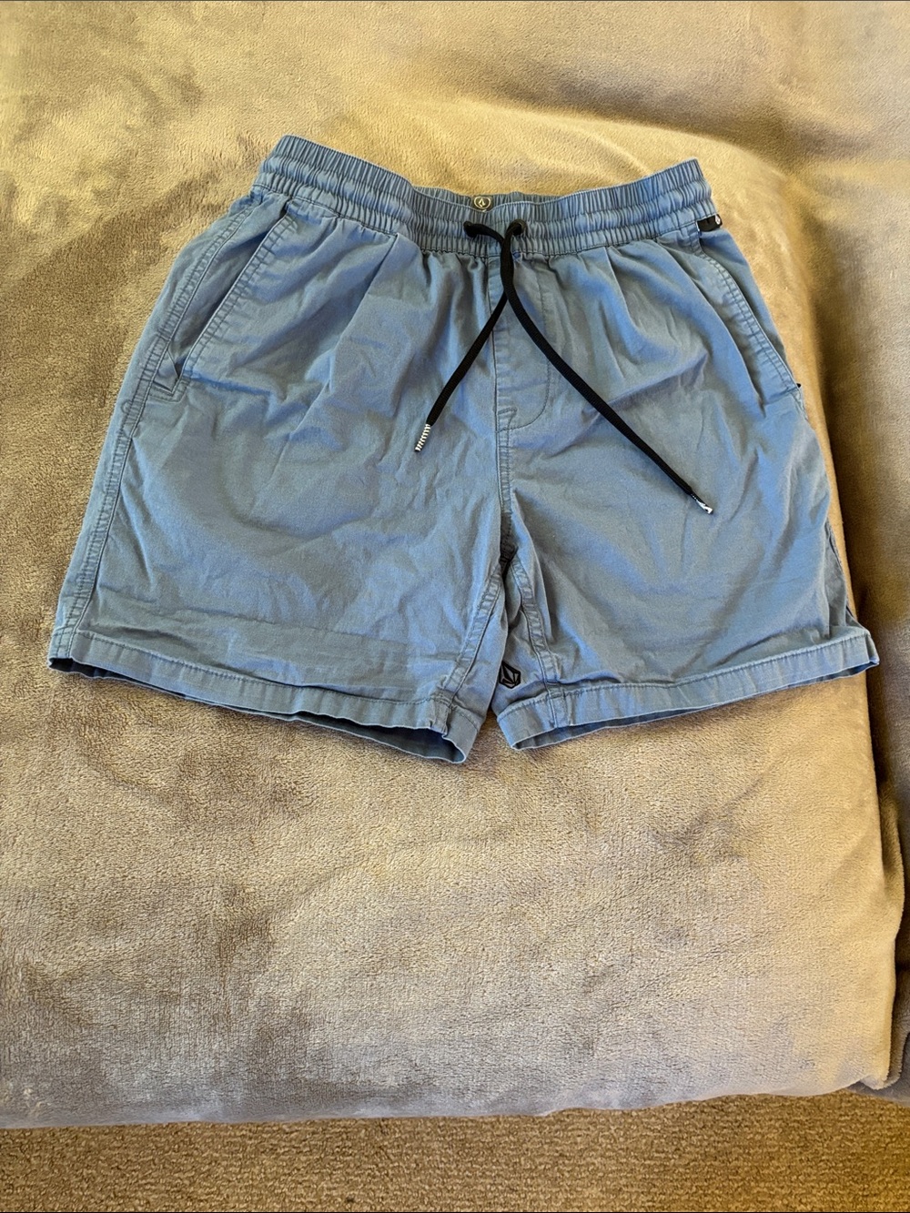 Volcom Men's Light Blue Elastic Waist Hybrid Shorts